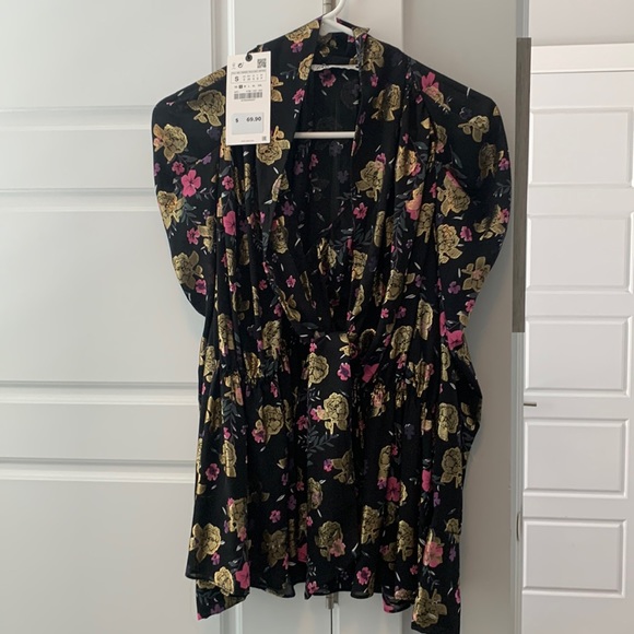 NWT Zara Black Drapey Blouse - Picture 1 of 4